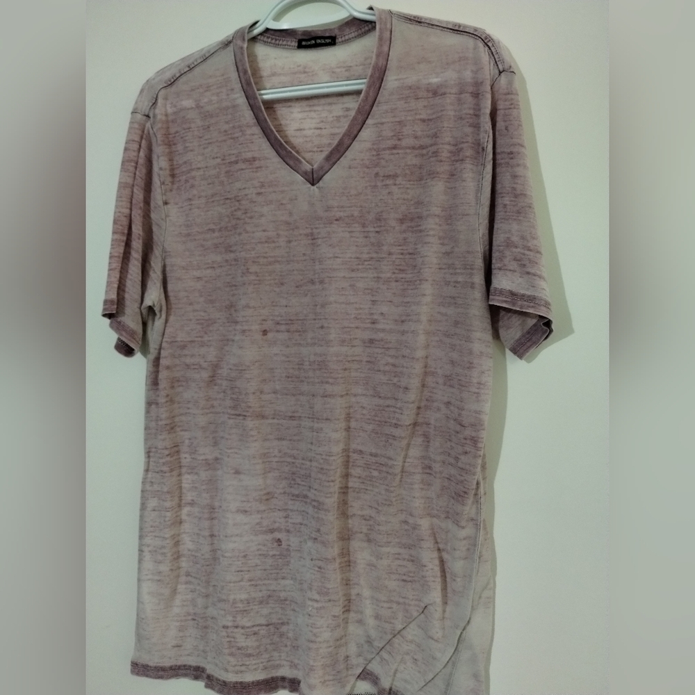 Broken English V-Neck Short Sleeve Shirt
